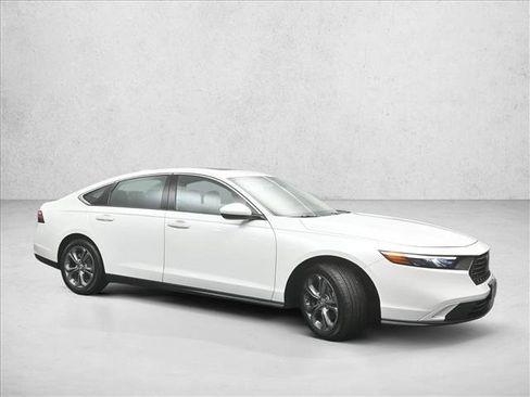 Used 2023 Honda Accord EX image 6