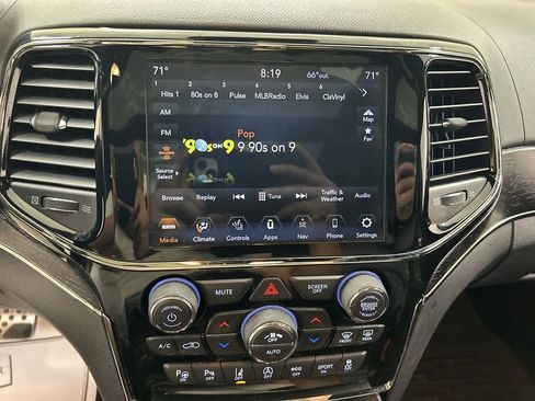 Used 2020 Jeep Grand Cherokee High Altitude AWD/4WD image 14