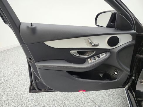 Used 2019 Mercedes-Benz C 300 Sedan image 14