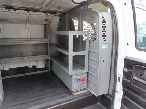 Used 2015 Chevrolet Express 2500 image 16