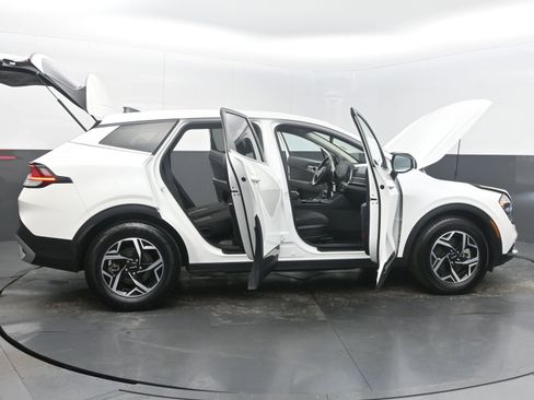 Used 2023 Kia Sportage LX image 46