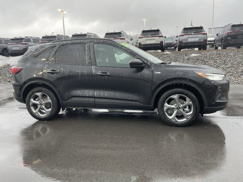 Used 2025 Ford Escape ST-Line image 2