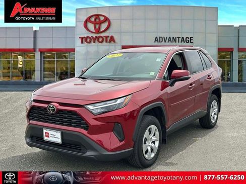 Used 2023 Toyota RAV4 LE AWD/4WD image 4