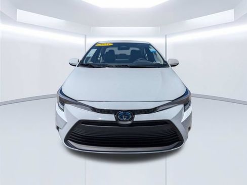 Used 2025 Toyota Corolla LE FWD image 9