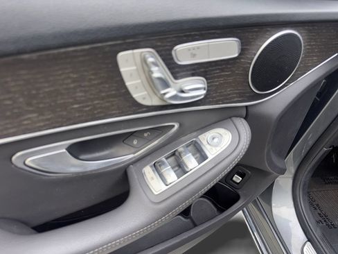 Used 2019 Mercedes-Benz C 300 Sedan image 30