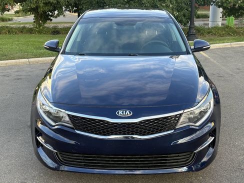 Used 2018 Kia Optima LX w/ 17" Alloy Wheels Package image 6