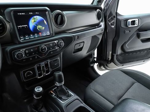 Used 2023 Jeep Gladiator Sport image 27