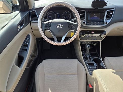 Used 2017 Hyundai Tucson SE image 12