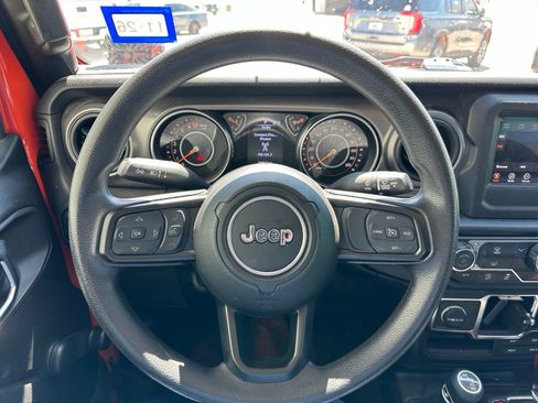 Used 2023 Jeep Gladiator Sport w/ Off Road Group AWD/4WD image 11