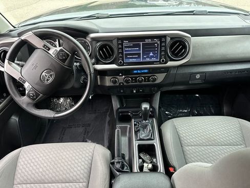 Used 2022 Toyota Tacoma SR5 AWD/4WD image 18