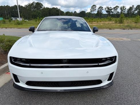 Used 2024 Dodge Charger Daytona R/T w/ Plus Group AWD/4WD image 9
