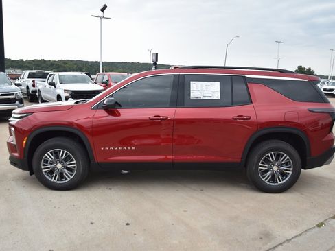 New 2026 Chevrolet Traverse LT w/ Driver Confidence Package image 8