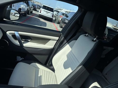 Used 2025 Land Rover Discovery Sport Dynamic SE image 16