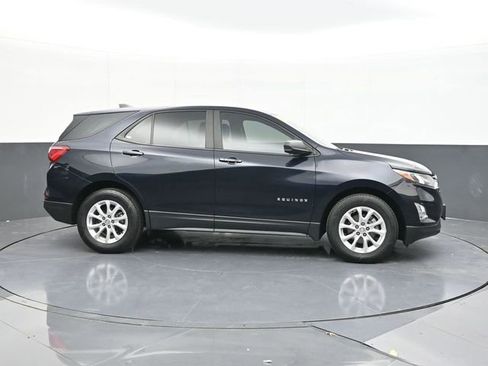 Used 2021 Chevrolet Equinox LS image 18