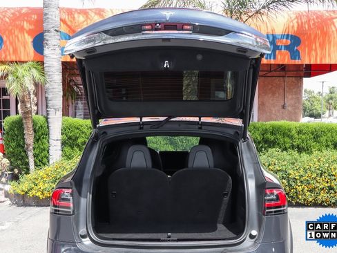 Used 2023 Tesla Model X image 10