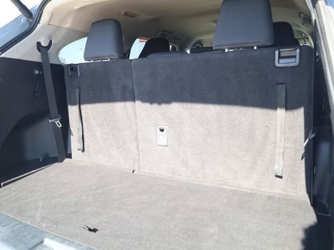 Used 2024 Toyota Highlander LE image 25