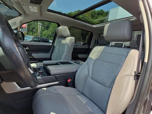 Used 2024 Toyota Tundra Limited AWD/4WD image 27