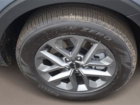 New 2025 Kia Telluride LX image 11