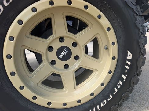 Used 2023 Toyota Tacoma SR image 8