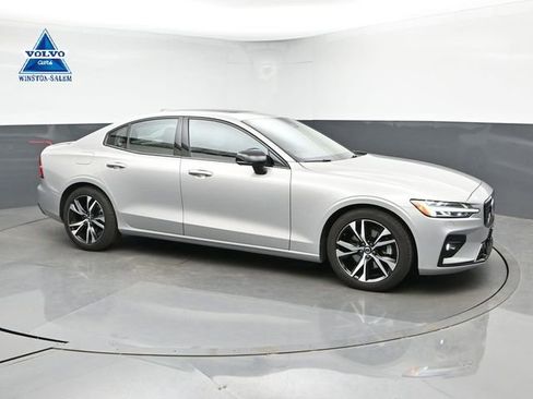 Used 2023 Volvo S60 B5 Core w/ Climate Package FWD image 1