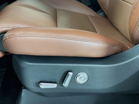 New 2026 Lincoln Navigator Reserve AWD/4WD image 21