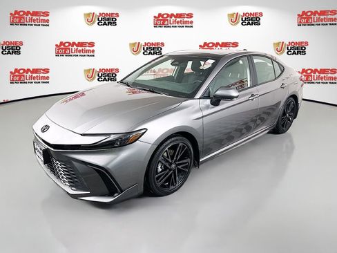 Used 2025 Toyota Camry XSE image 13