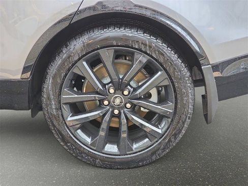 New 2026 Land Rover Discovery Dynamic SE image 36