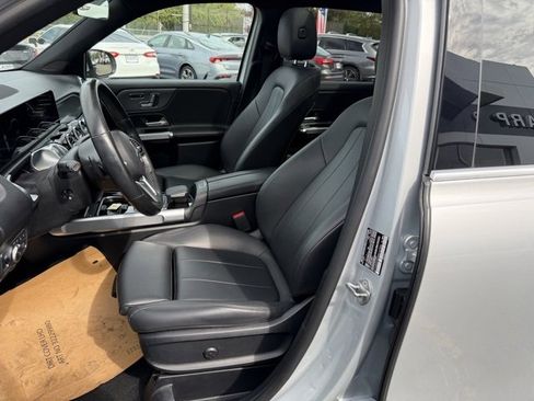 Used 2021 Mercedes-Benz GLB 250 4MATIC image 7
