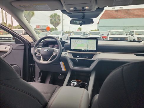 New 2026 Ford Explorer Active RWD image 21