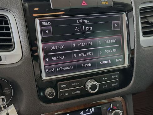 Used 2013 Volkswagen Touareg TDI AWD/4WD image 16