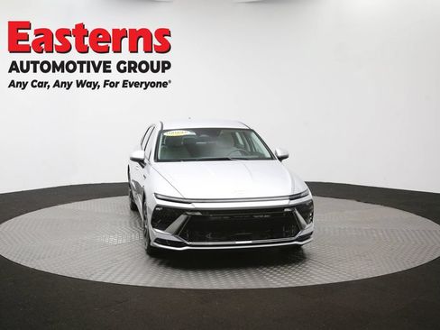 Used 2025 Hyundai Sonata SEL FWD image 52