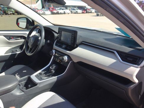 Used 2021 Toyota RAV4 XLE w/ Convenience Package AWD/4WD image 32