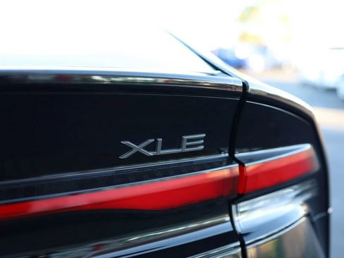 Used 2024 Toyota Prius XLE image 8