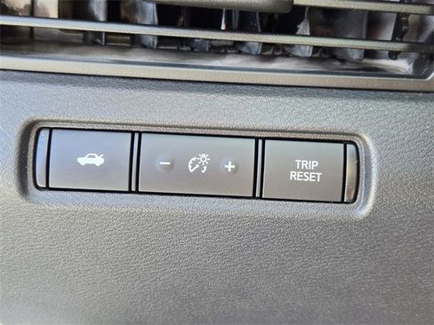 Used 2022 Nissan Altima 2.5 SV image 17