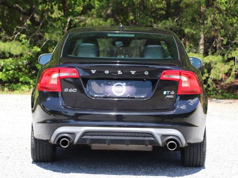 Used 2017 Volvo S60 T6 R-Design Platinum w/ Climate Package AWD/4WD image 4