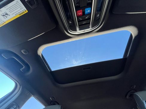 New 2025 Jeep Grand Cherokee Laredo image 7