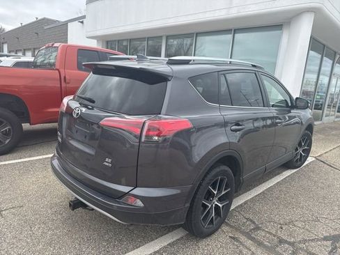 Used 2017 Toyota RAV4 SE image 5
