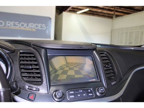 Used 2019 Chevrolet Impala LT image 32