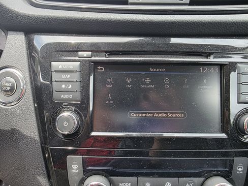 Used 2018 Nissan Rogue SL FWD image 10