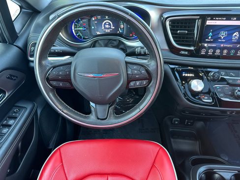 Used 2020 Chrysler Pacifica Limited w/ Quick Oder Package 2EV RED-S image 14