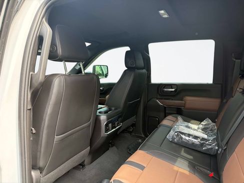 Used 2022 Chevrolet Silverado 3500 High Country w/ Safety Package II AWD/4WD image 10