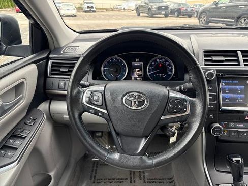 Used 2017 Toyota Camry XLE FWD image 14