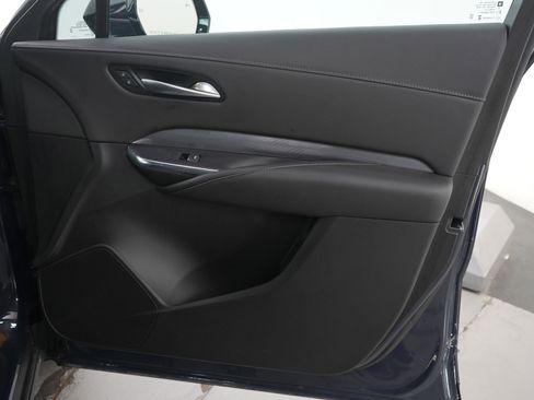 Used 2024 Cadillac XT4 Premium Luxury image 11