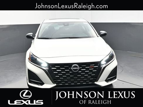 Used 2023 Nissan Altima 2.0 SR FWD image 4