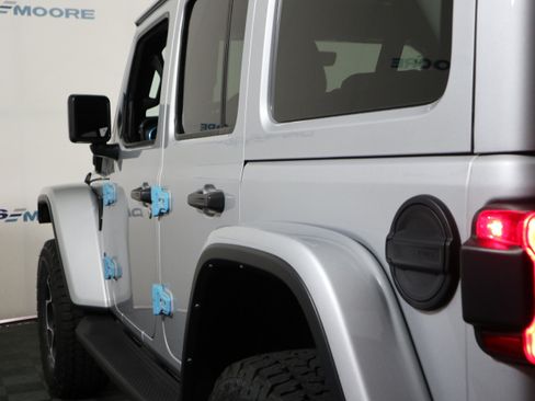 Used 2023 Jeep Wrangler Unlimited Rubicon 4xe w/ Cold Weather Group AWD/4WD image 10