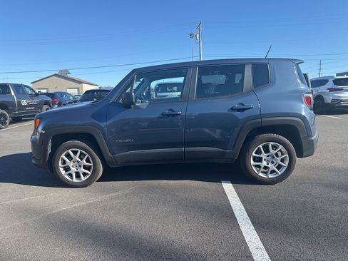 Used 2023 Jeep Renegade Latitude image 8