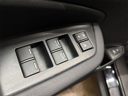 Used 2022 Honda Pilot Touring image 13