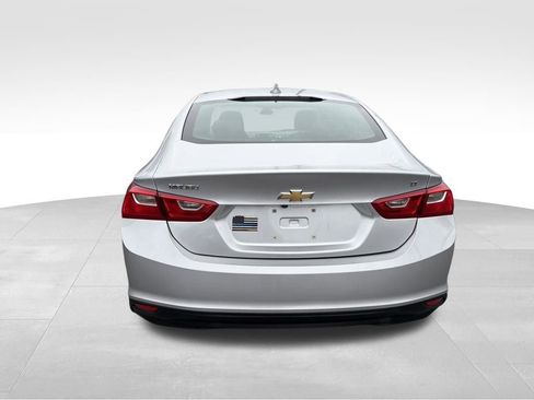 Used 2018 Chevrolet Malibu LT image 9