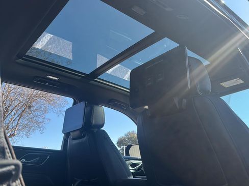 Used 2024 Chevrolet Tahoe High Country w/ Advanced Technology Package image 26