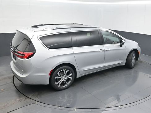 New 2026 Chrysler Pacifica Pinnacle image 45